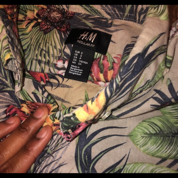 H&M Floral Button Up Shirt - Picture 2 of 2